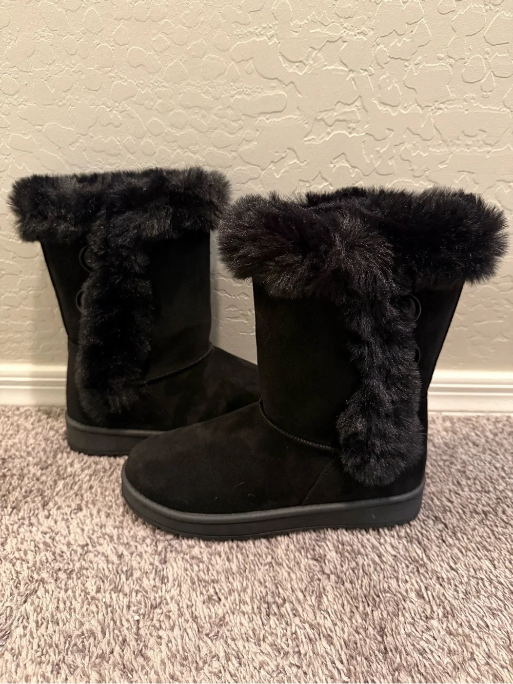 The Children's Place Black Faux Fur Winter Boots for Women